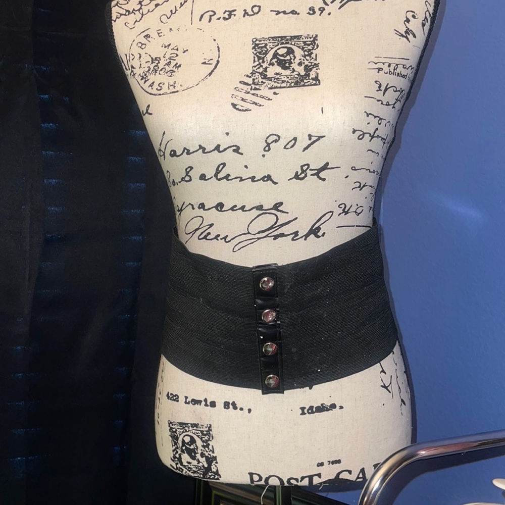 Black waist belt